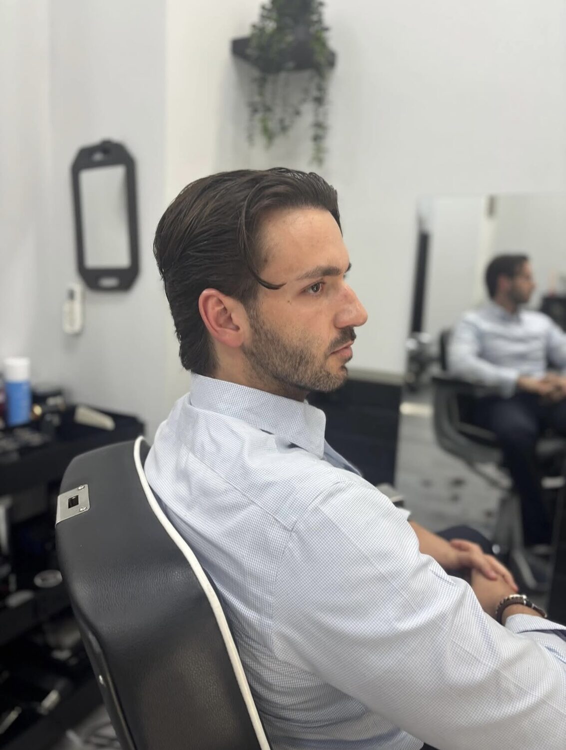 Slick back con barba